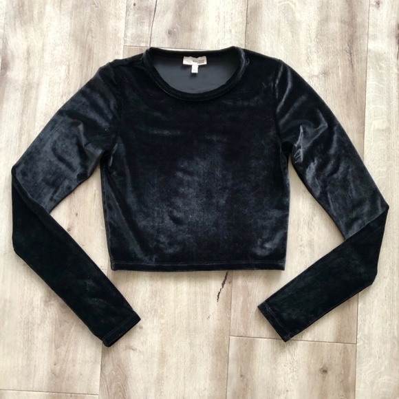 Wilfred, Free, Long Sleeve, Black, Velvet, Crop Top, Size S, Good Condition - Picture 4 of 8